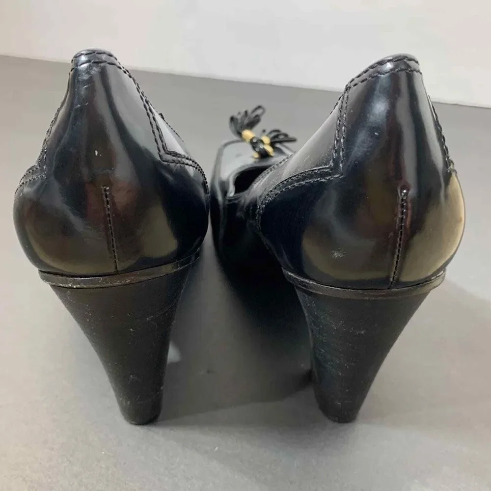 EUC Vince‎ Camuto Square Toe Tassel Detail Pumps Size 7